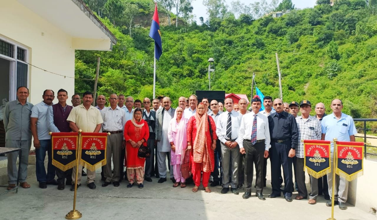 सैनिक सामुदायिक भवन बातल में पूर्व सैनिक लीग अर्की द्वारा मनाया गया आर्टिलरी रेजिमेंट का 197 वां स्थापना दिवस